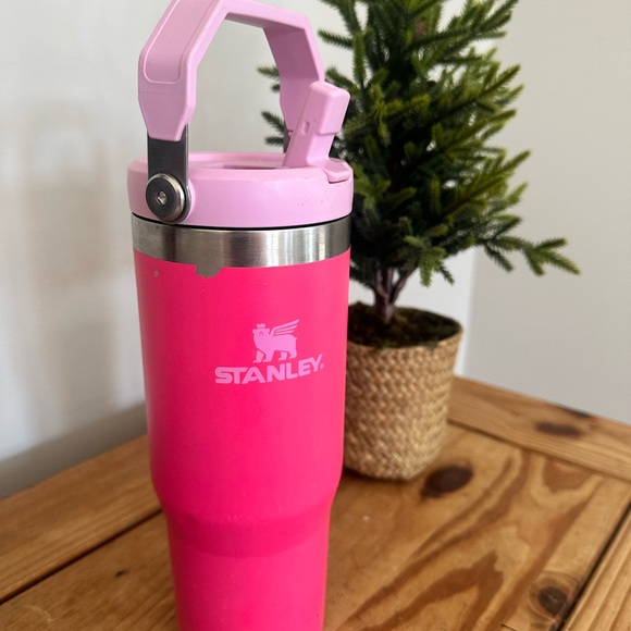 Stanley Vibrant Pink Travel Mug with Handle - Picture 1 of 8